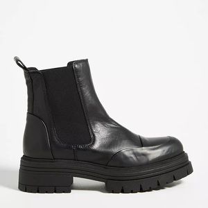 Pilcro Stompy Chelsea Boots - Black - NWOT